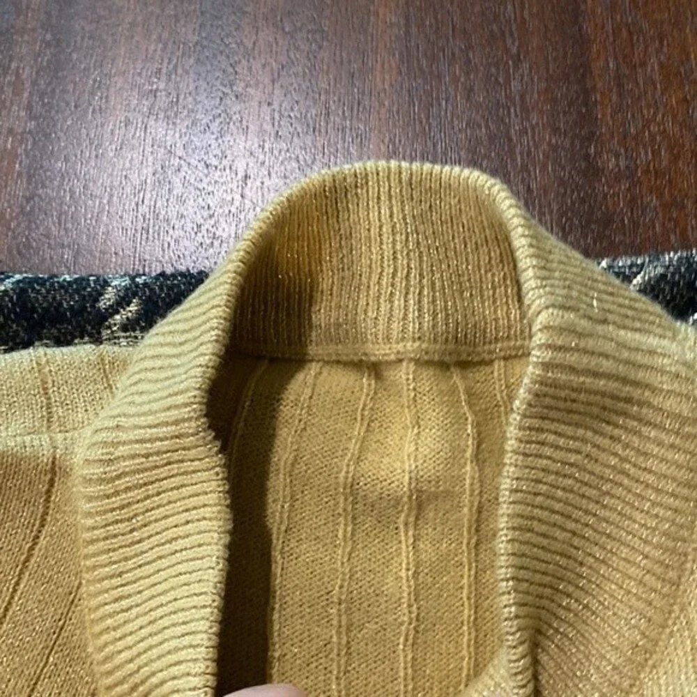 E130 Talbots Gold Mock Short sleeve sweater Women's Size L EUC - Picture 2 of 8